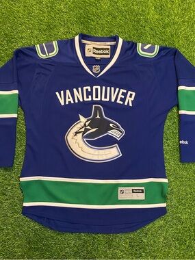 Reebok NHL Vancouver Canucks hockey jersey size large